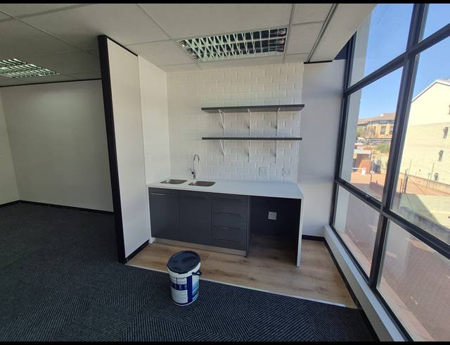 154M² OFFICE TO LET IN RIVONIA